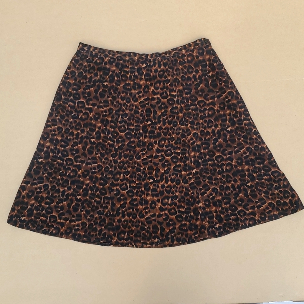 Leopard print silk mini skirt by Ann Taylor, size 6